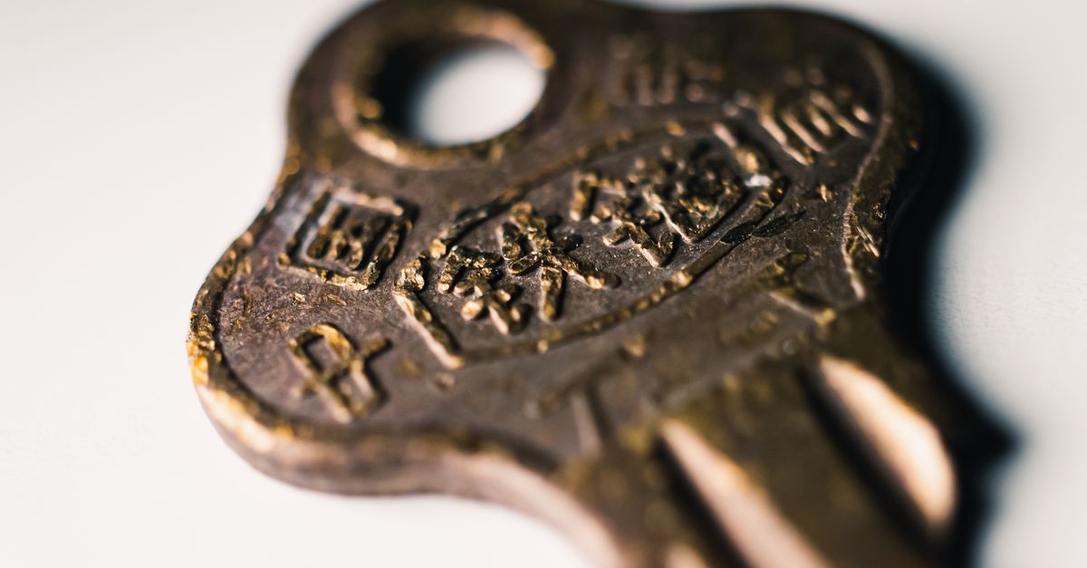 Can a Locksmith Reprogram My Key Fob? What Helotes Drivers Should Know — Expert Locksmith Pros