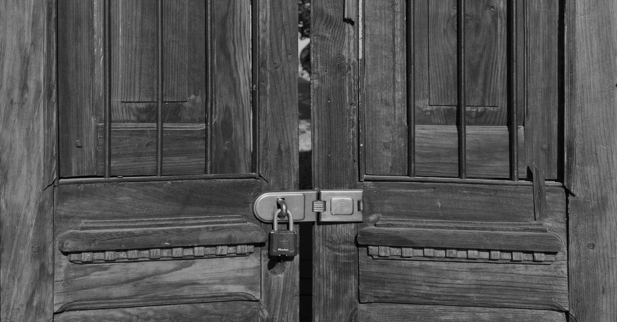Mortise Lock vs. Deadbolt: Which Is More Secure for Your Front Door? — Expert Locksmith Pros