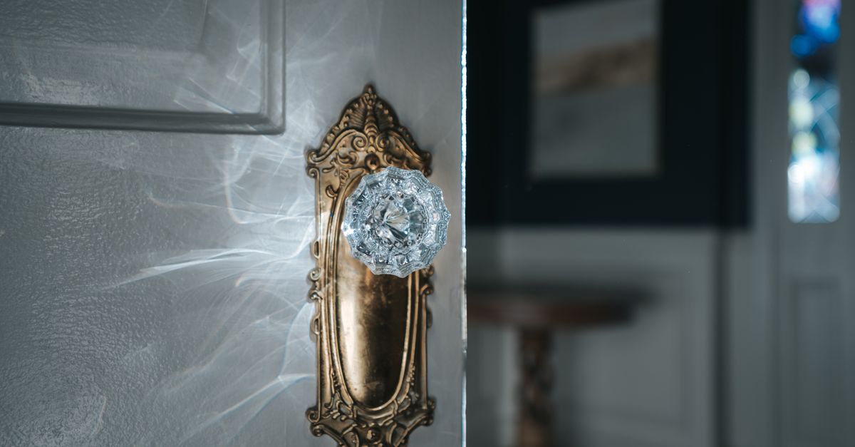 Door Knob Lock & Deadbolt Install — Expert Locksmith Pros