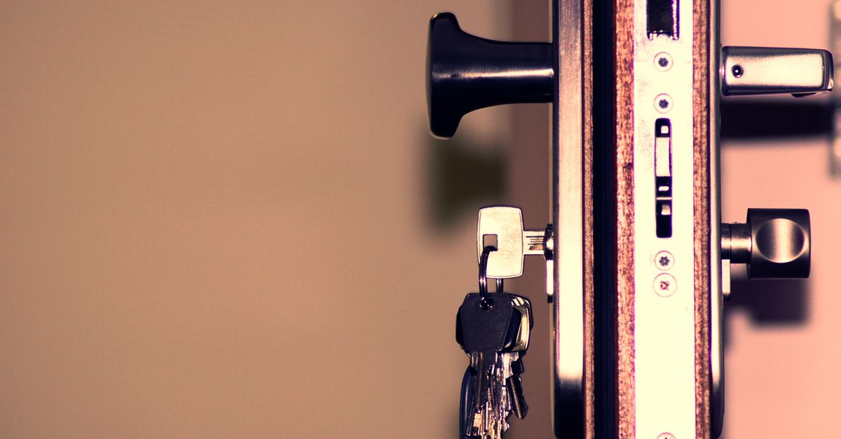 Garage Door Lock Service — Expert Locksmith Pros