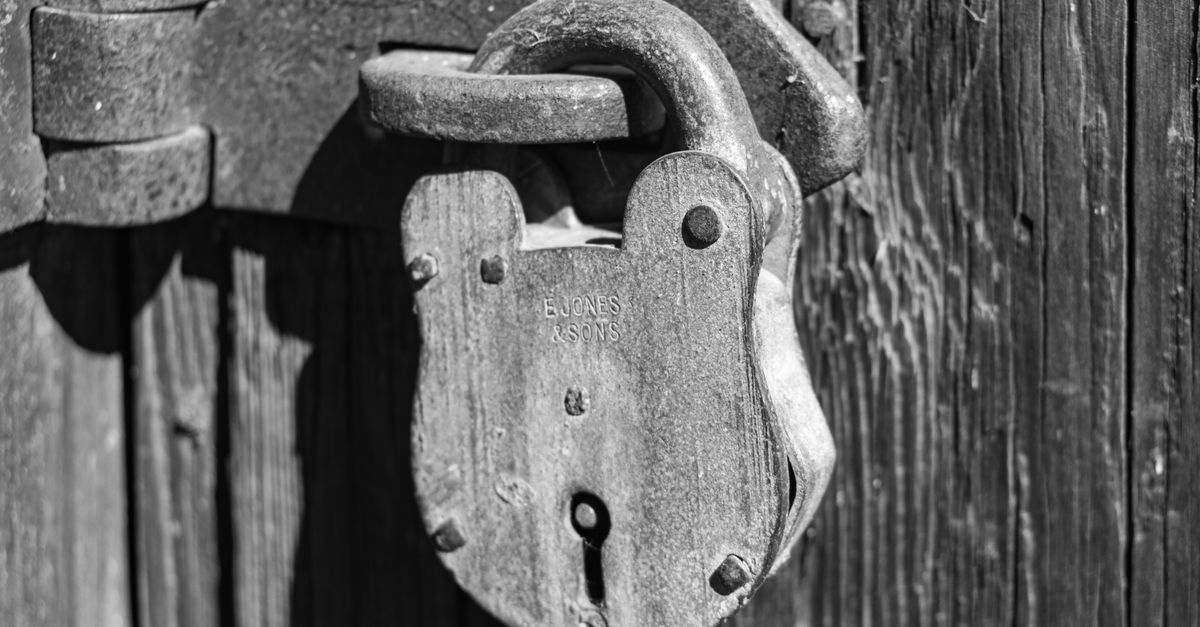 Locked Out in Helotes? What to Do Before You Call a Locksmith — Expert Locksmith Pros