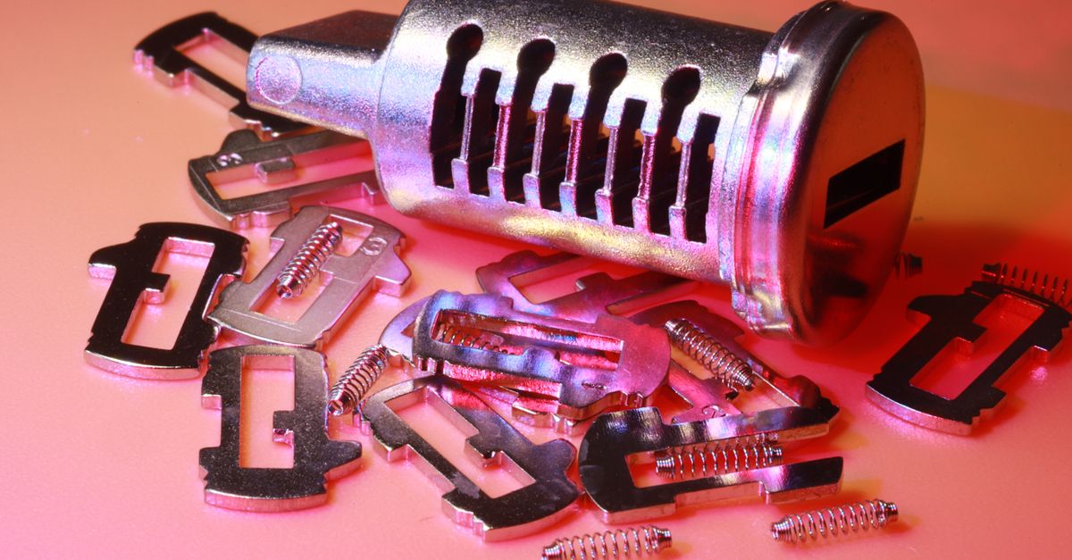 key maker professional — Expert Locksmith Pros