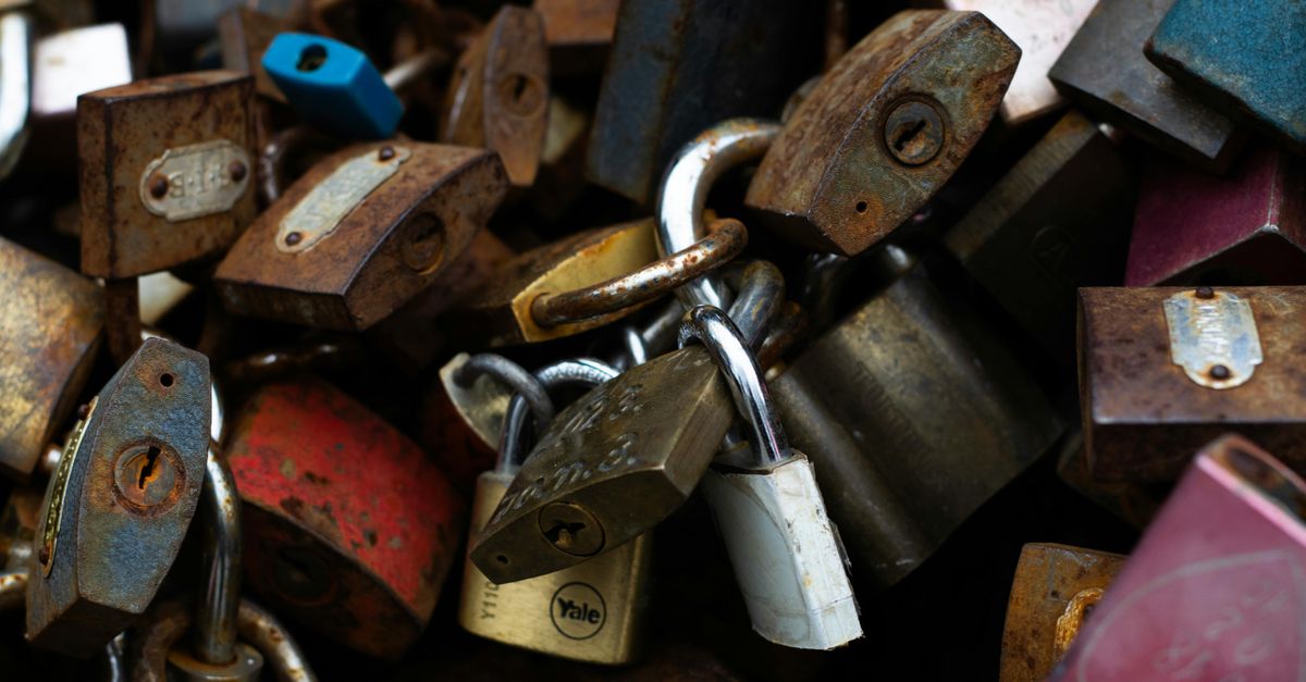 key maker professional — Expert Locksmith Pros